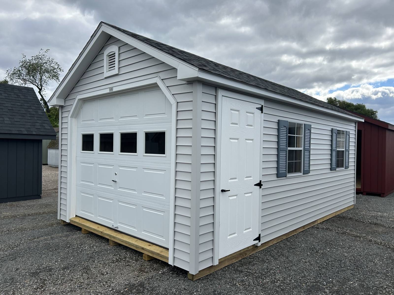 E112779
