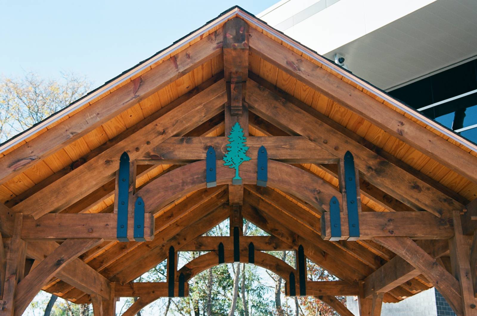 Closeup of hammer beam truss on NBC Connecticut outdoor pavilion
