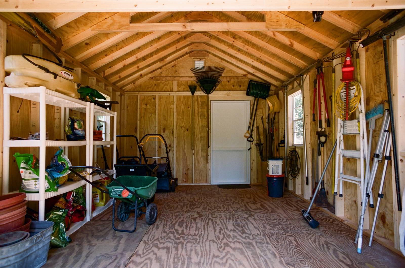 Plenty of Storage Potential • 3/4"³ Fire Retardant Pressure Treated Floor System 12"³ O.C.