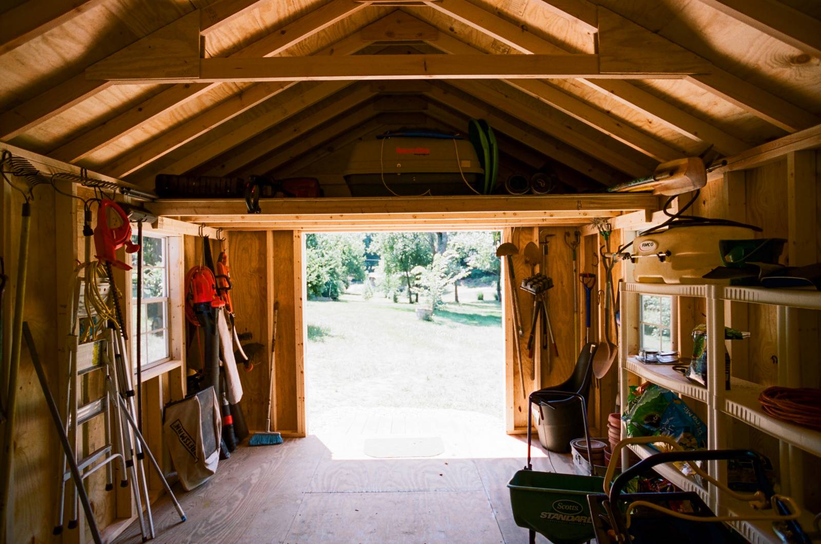 Built-In 4' Loft • 7' Wall Height