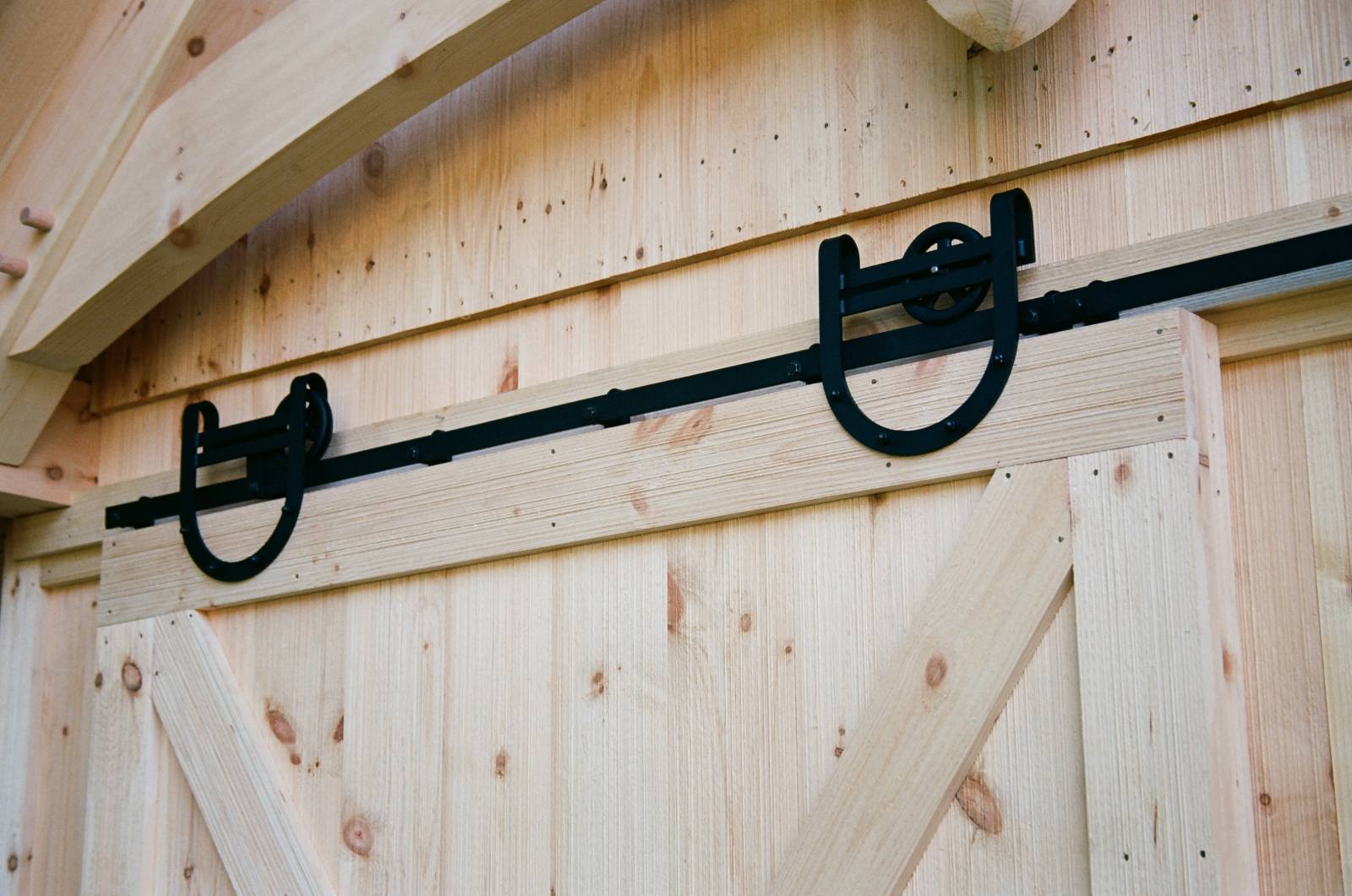 Horseshoe hardware on the sliding door