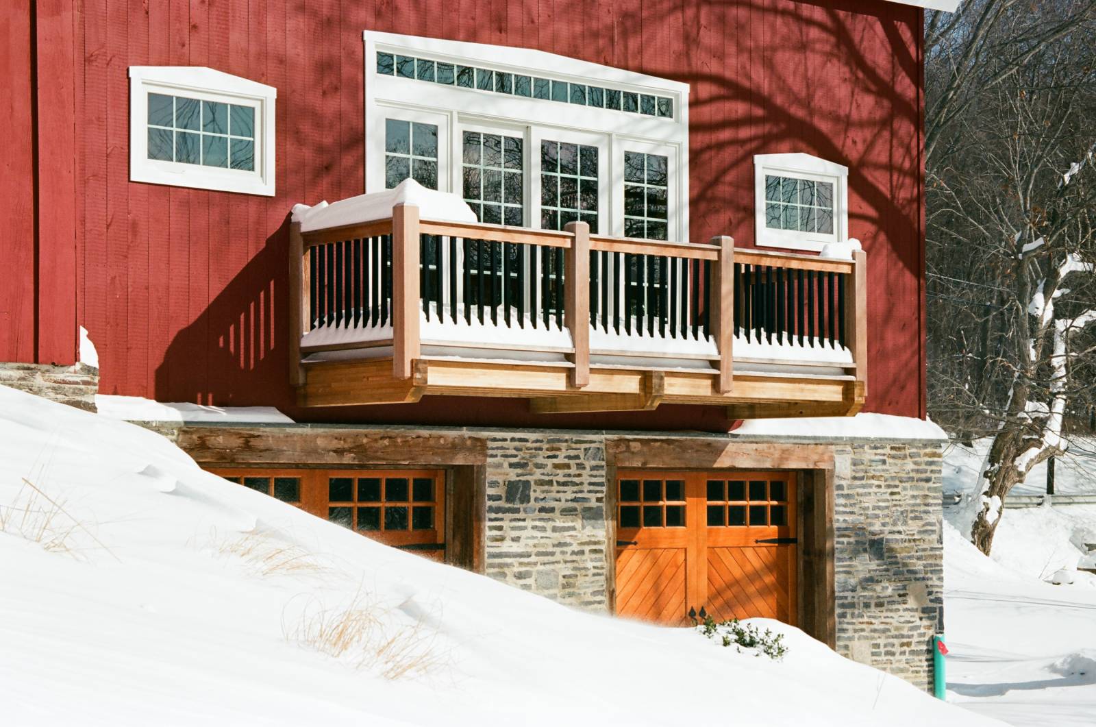 5' x 16' cantilever deck with stainless steel railings