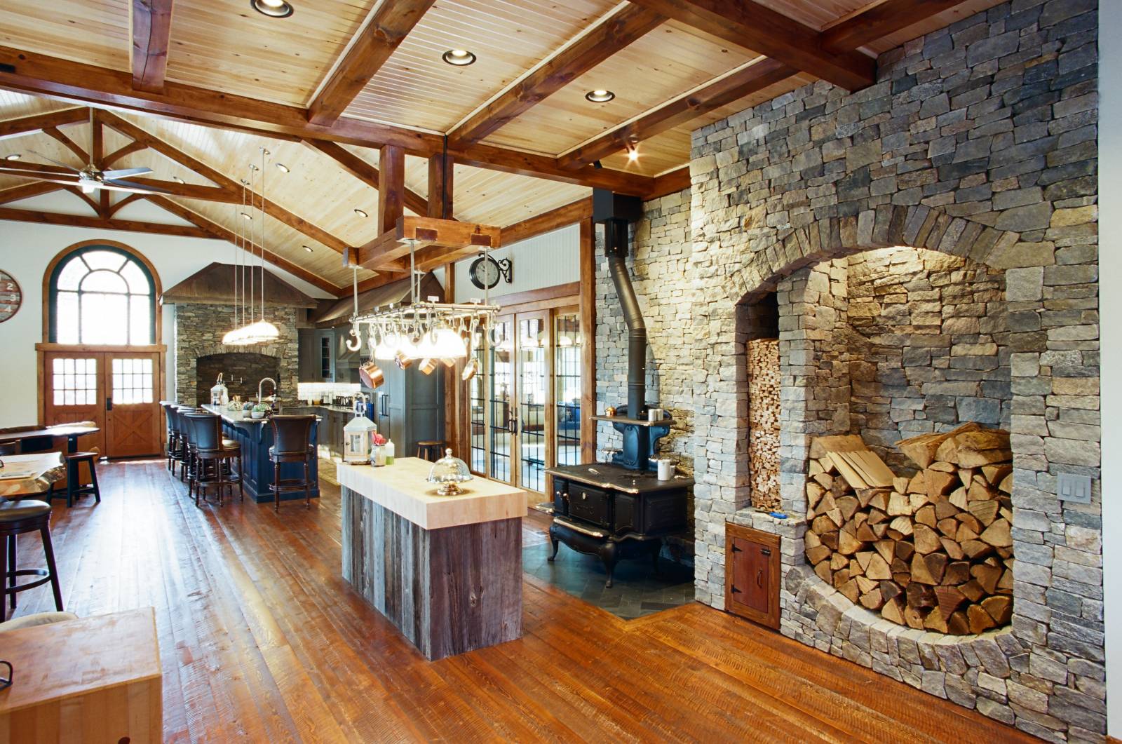 Working Classic Wood Stove with Wood Storage