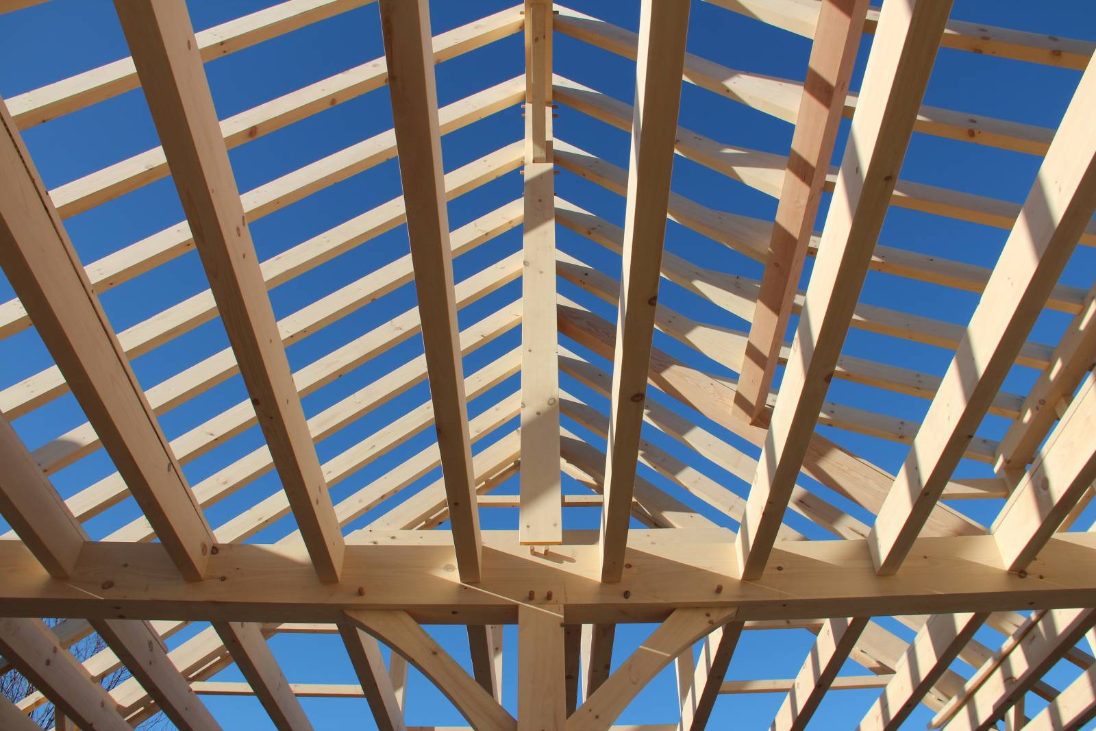 26' x 28' Carriage Barn Timber Frame | The Barn Yard