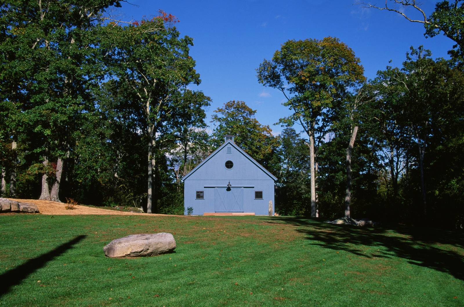 Front View of the 30' x 36' Saratoga Post & Beam Barn