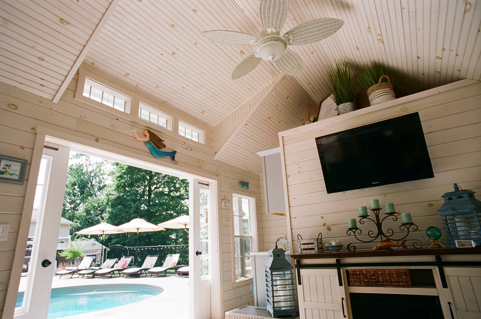8' Split Sliding Doors with 20-Lite Glass •Â Transom Dormer