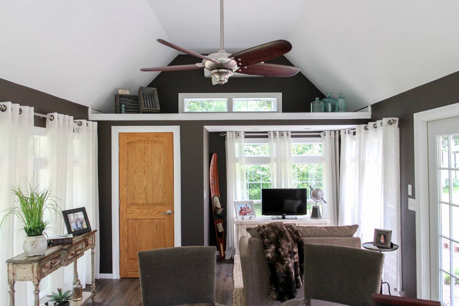 Loft • Closet • Bright Work Area • Transom Windows