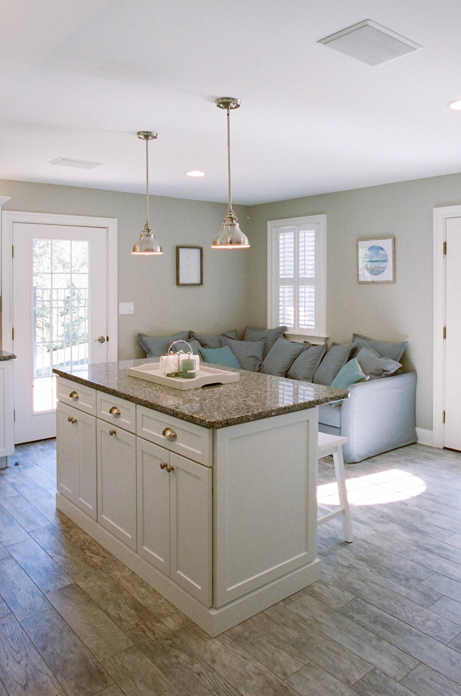 Living Room •Â Kitchen Island