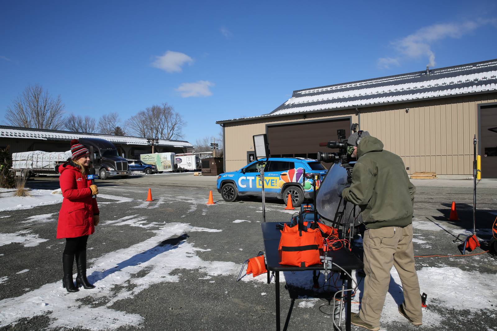 CT LIVE! vehicle and crew