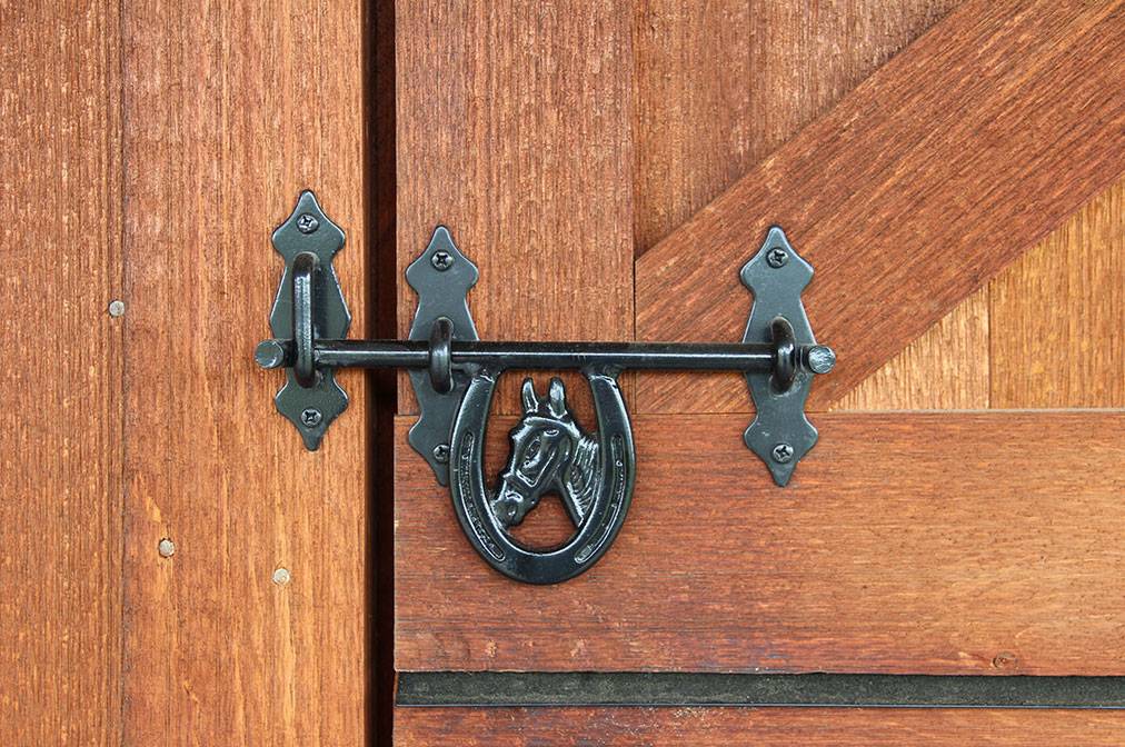Powder Coated Horseshoe Latches
