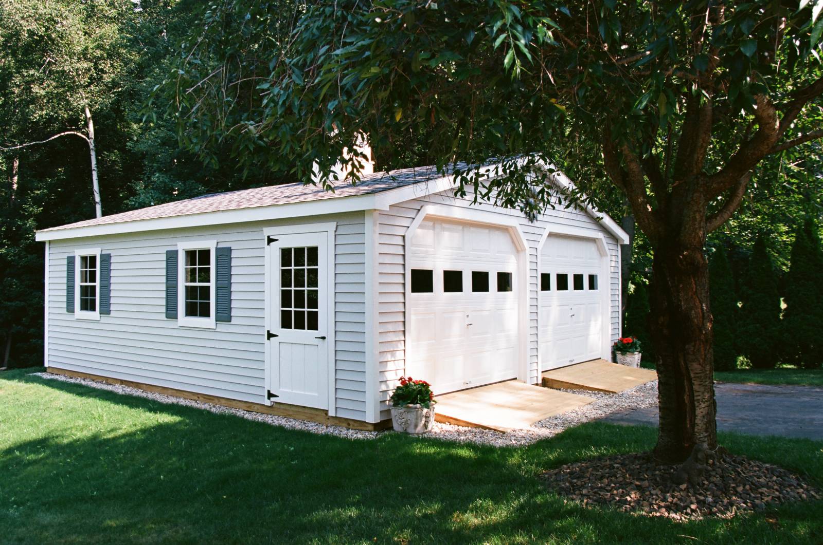 24' x 24' Classic Craftsman Garage Shown with Options