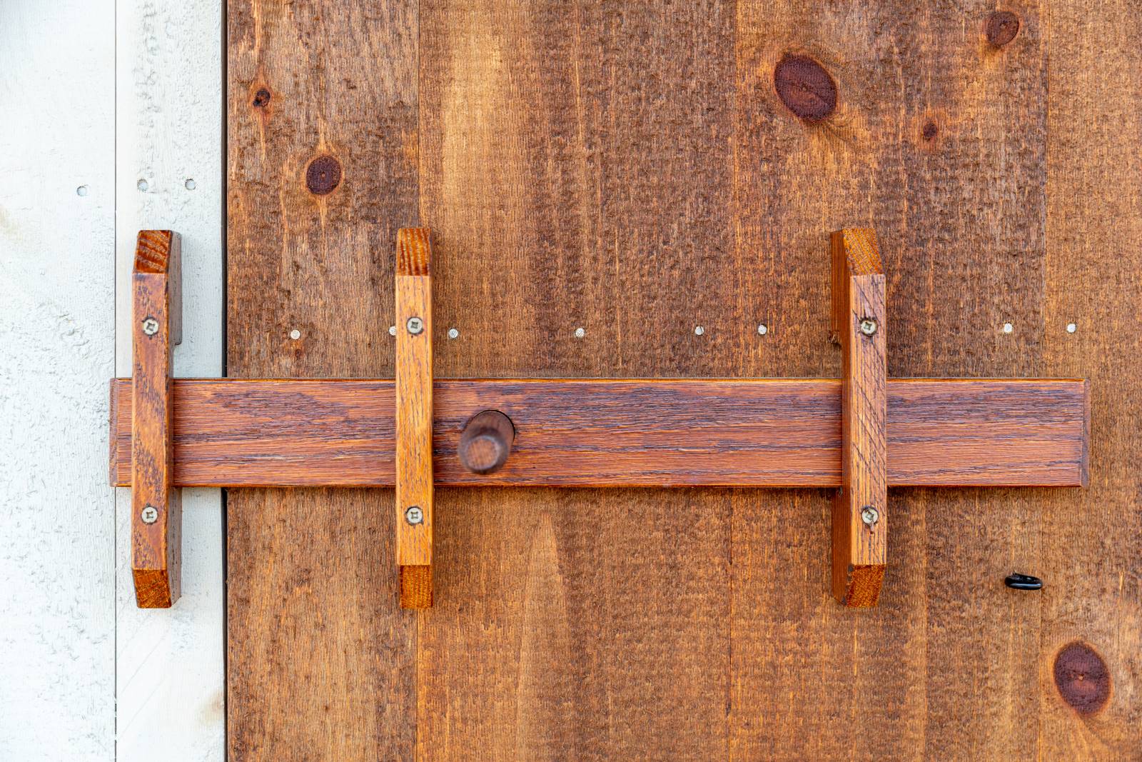 Pine Single Barn Door with Oak Latch