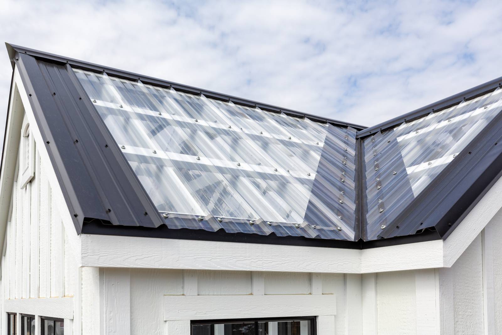 Clear Corrugated Roof • Shed Greenhouse