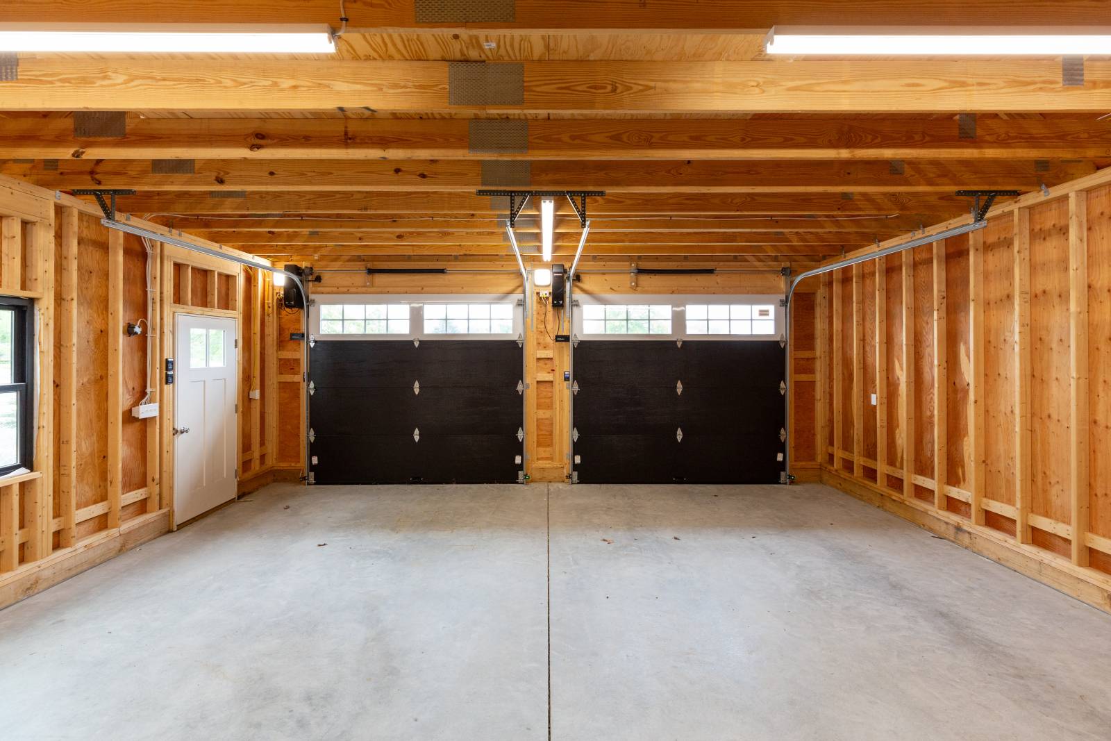 Pole Barn sizing for workshop and placement - TractorByNet, image size:1600x1067