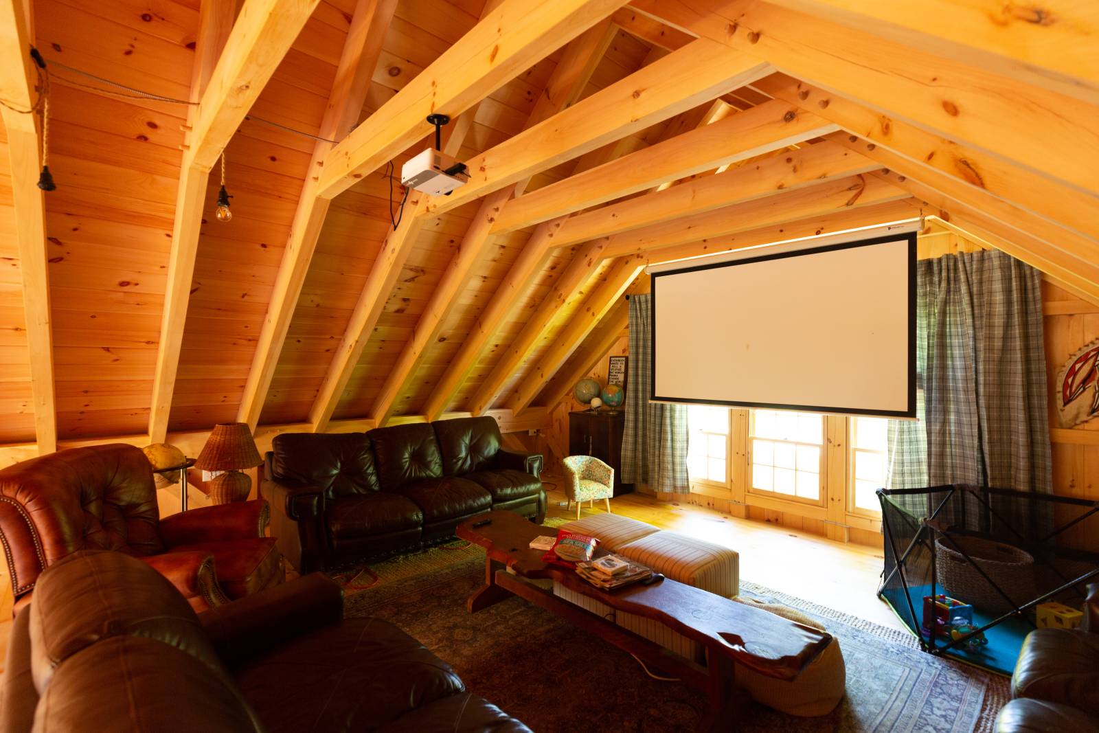 32' x 32' Lenox Carriage Barn • Interior Second Floor