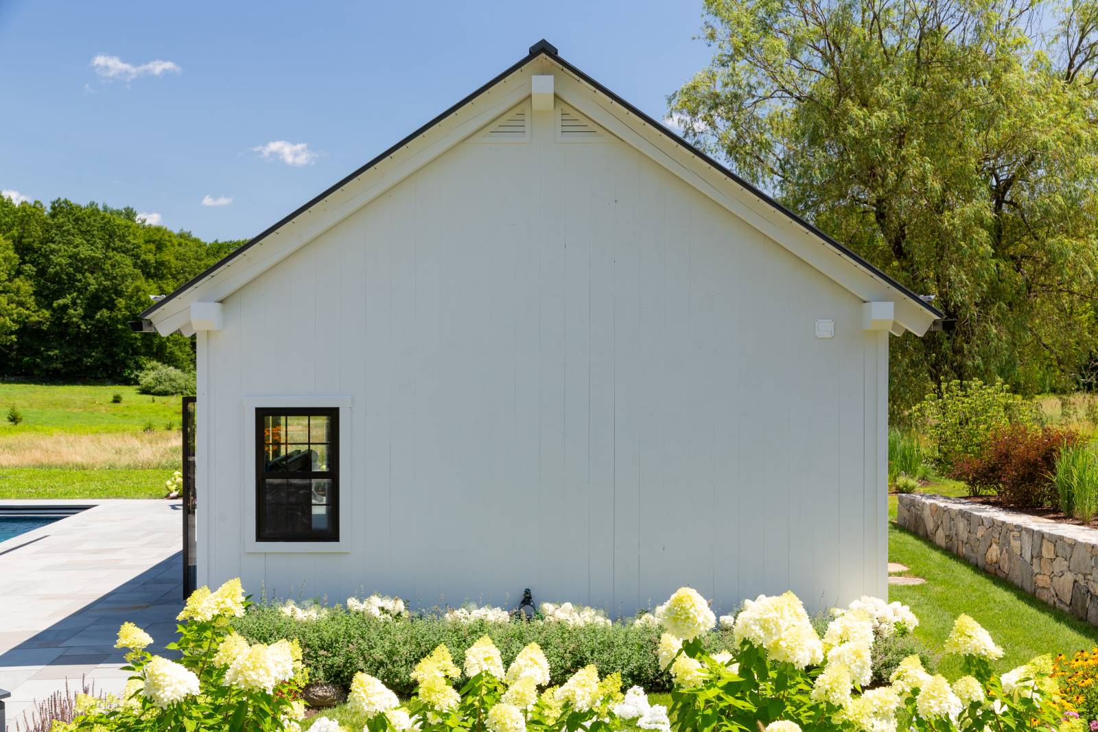 2'6" x 4' Andersen 100 Series Single Hung Window • Montauk Pool House