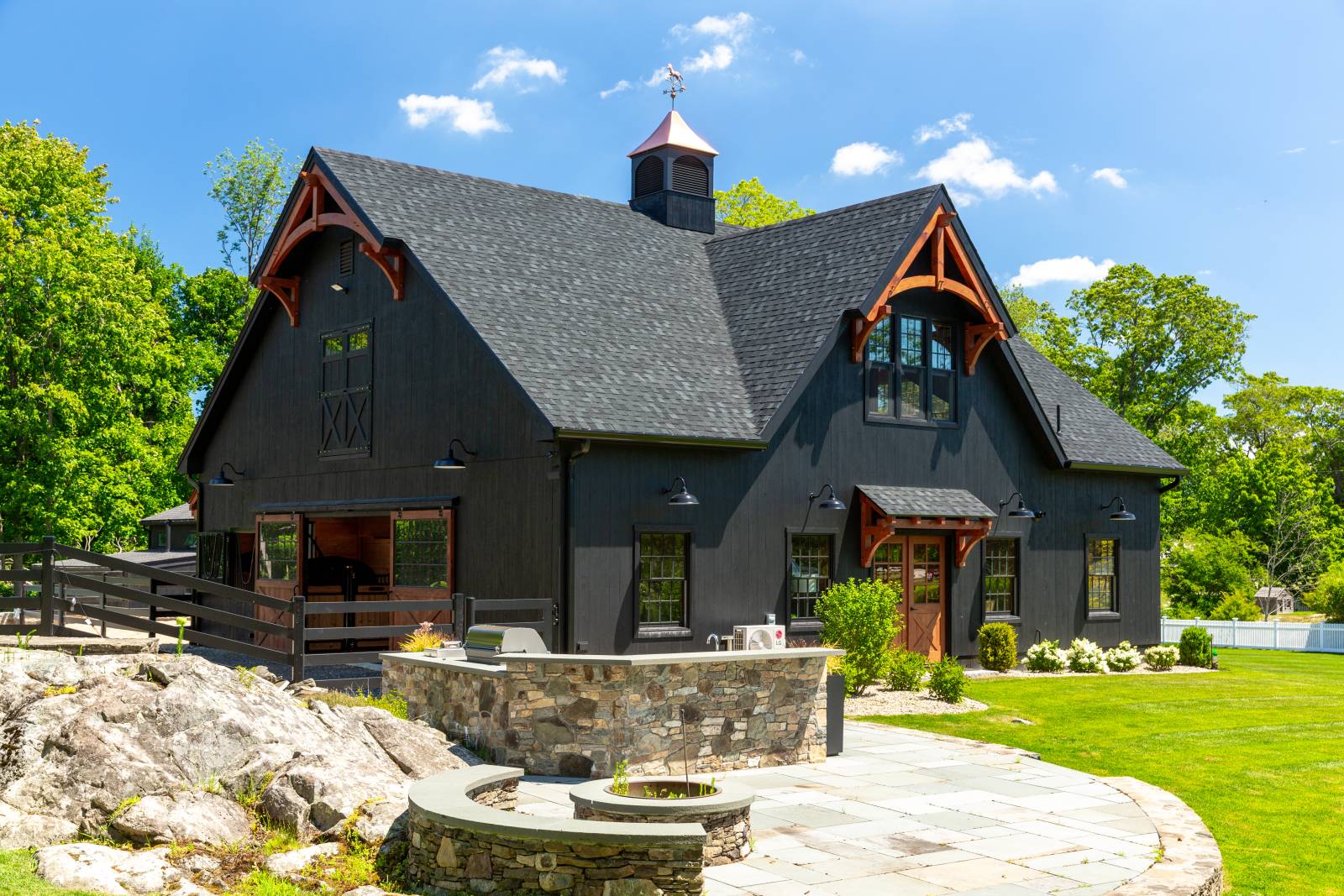 Luxurious Horse Barn | The Barn Yard