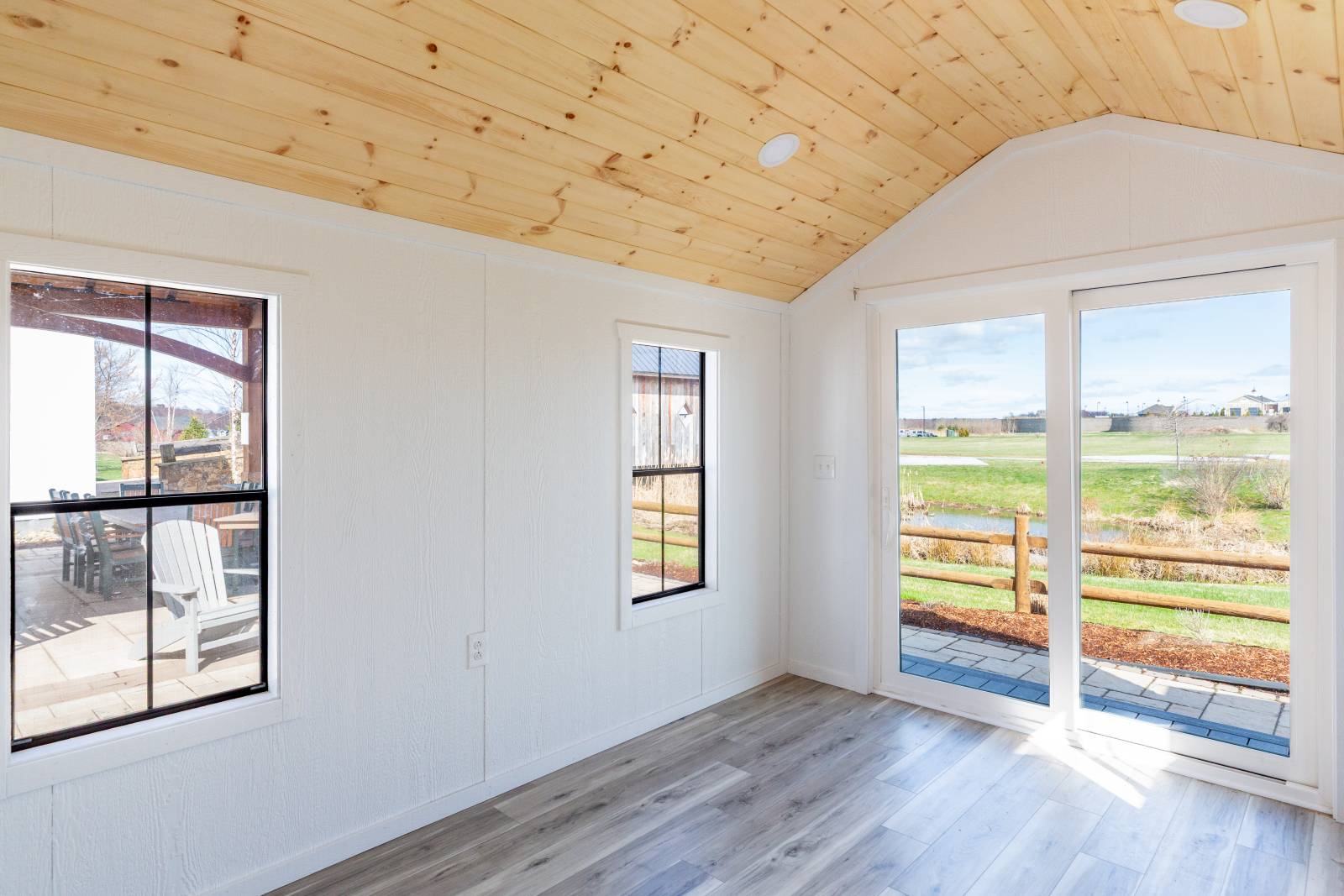 10' x 16' Modern Nordic Interior