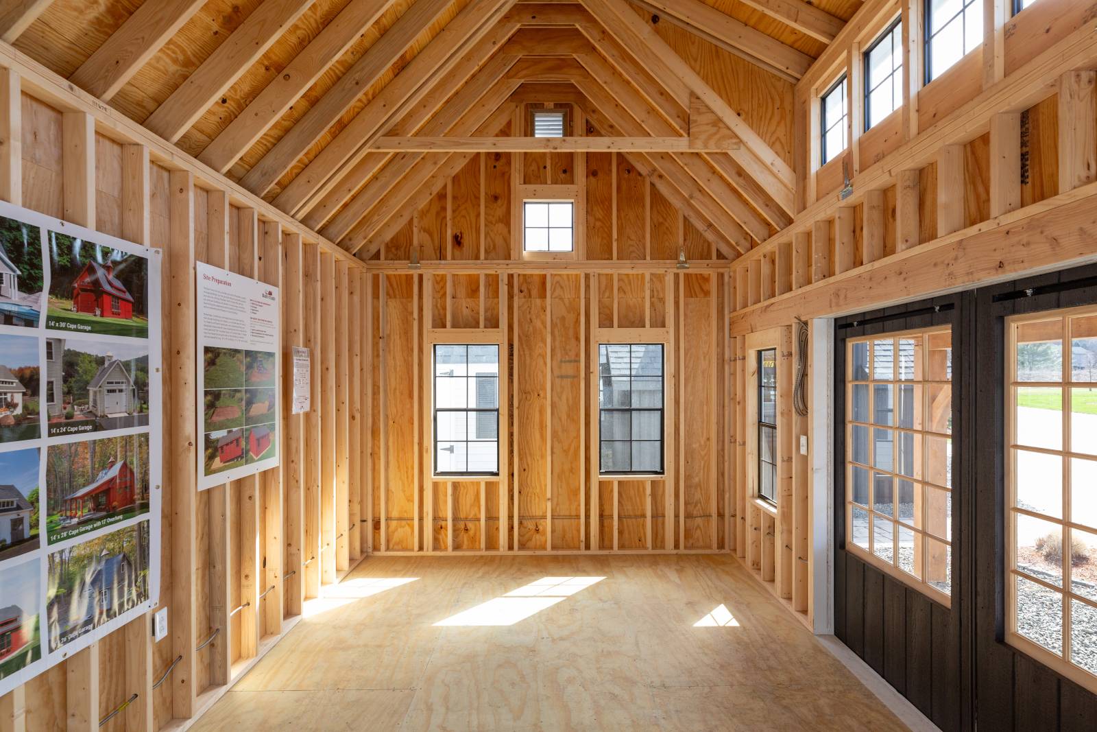 12' x 20' Grand Victorian Cape with Overhang • Interior