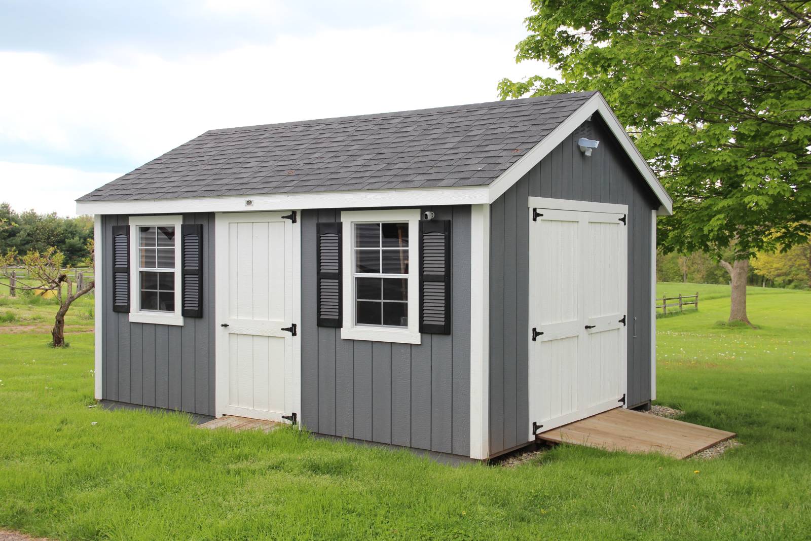 12' x 16' Classic Cape Shown with Options