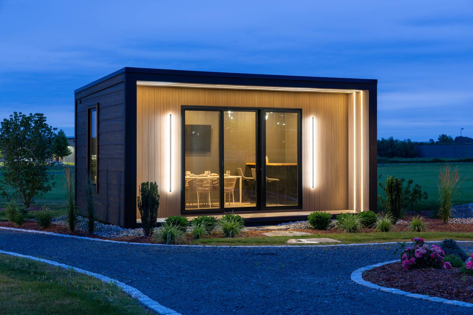 14' x 20' Modern Serenity Cove with LED lights