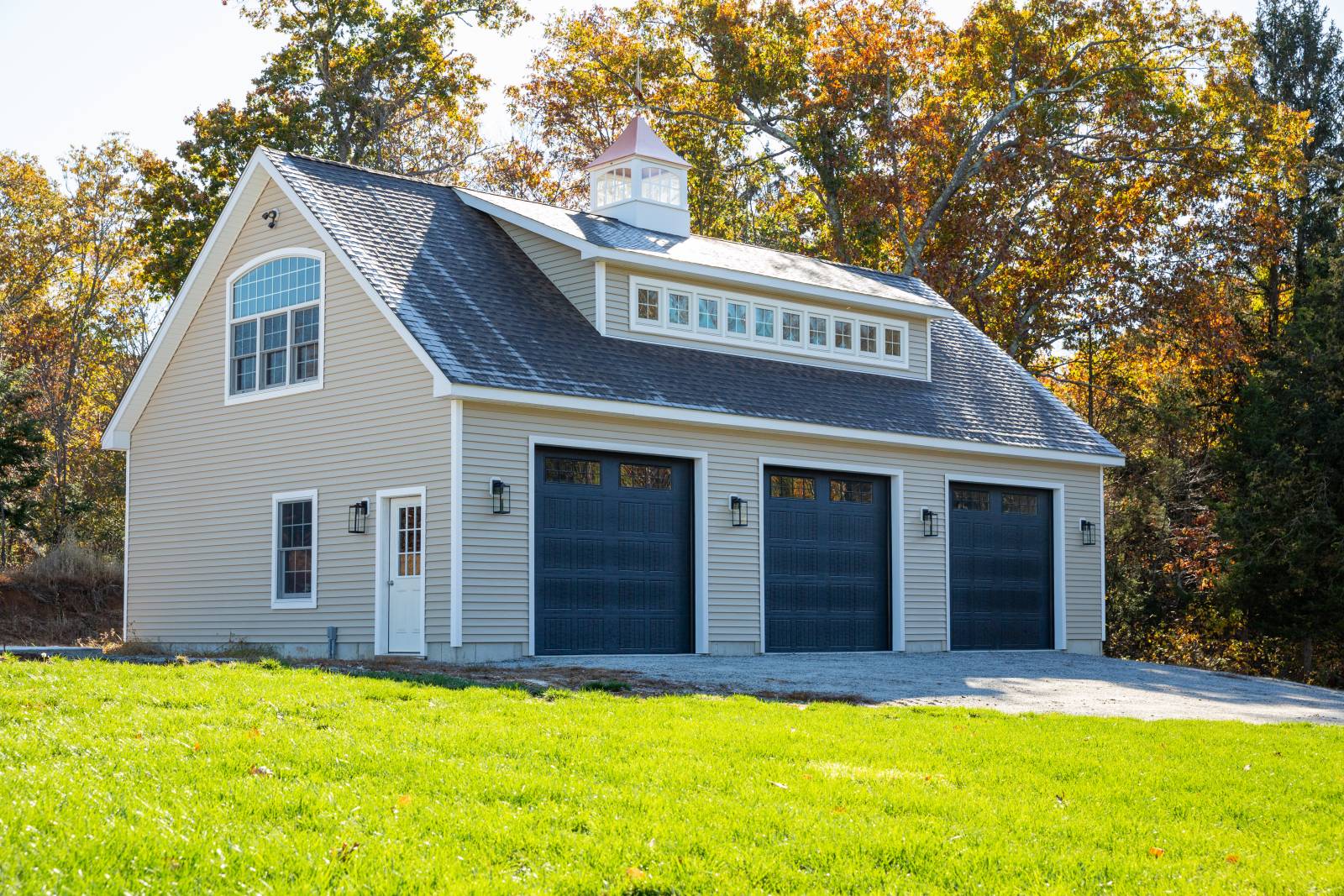 28' x 46' Newport Garage Shown with Options