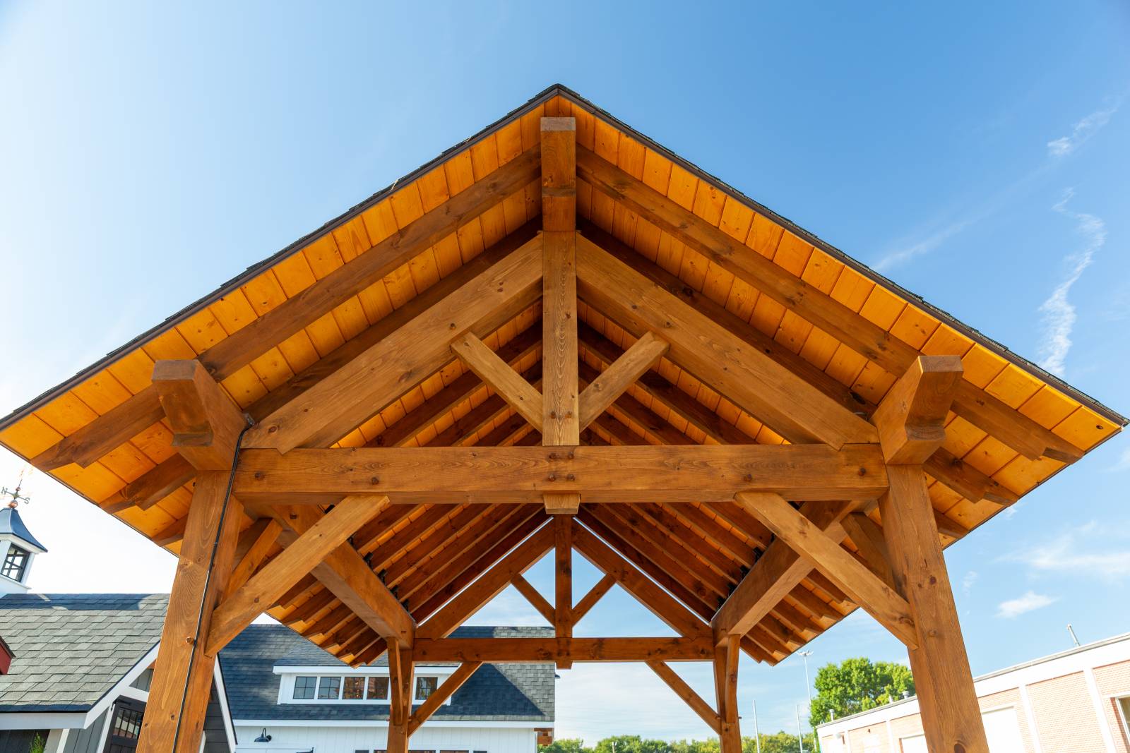 King post truss design with straight bottom chord
