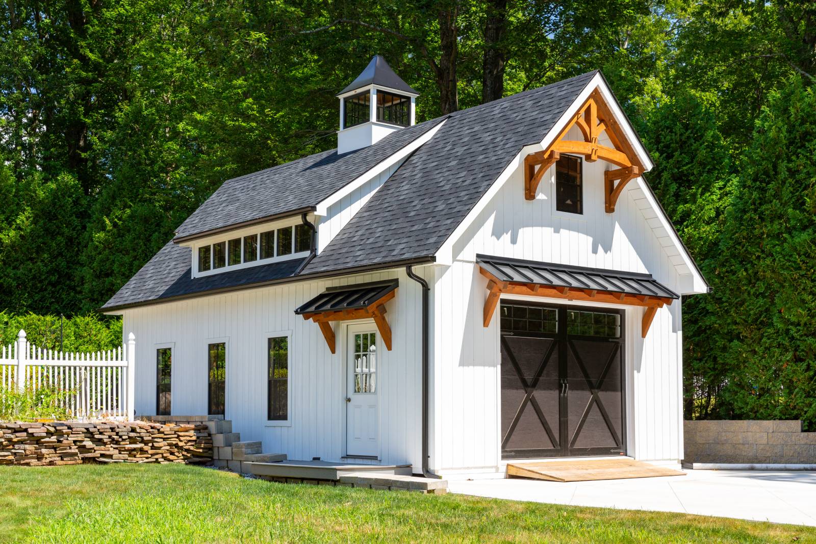 18' x 32' Grand Victorian Cape Garage Shown with Options