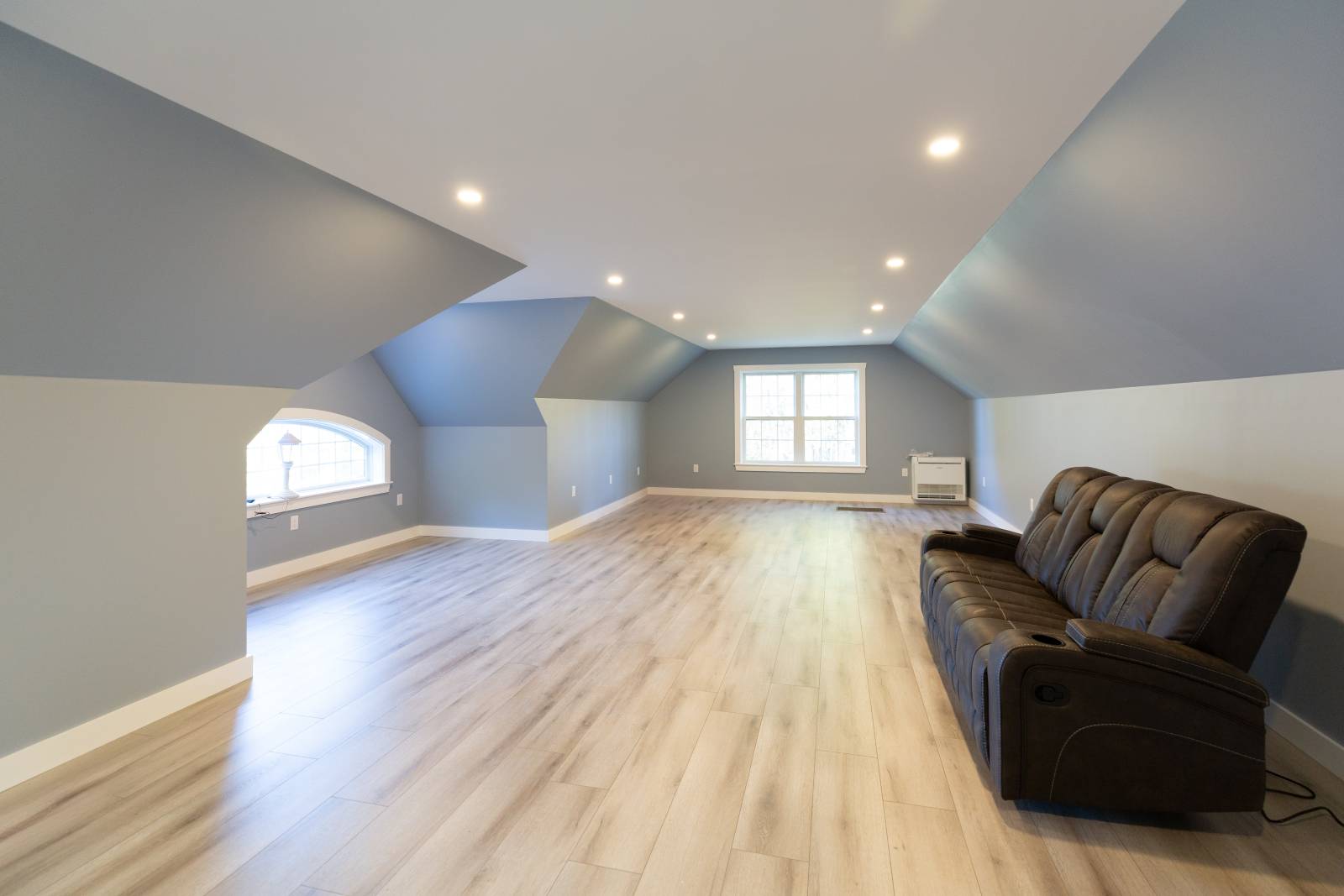 Conventional Newport Garage with Insulation