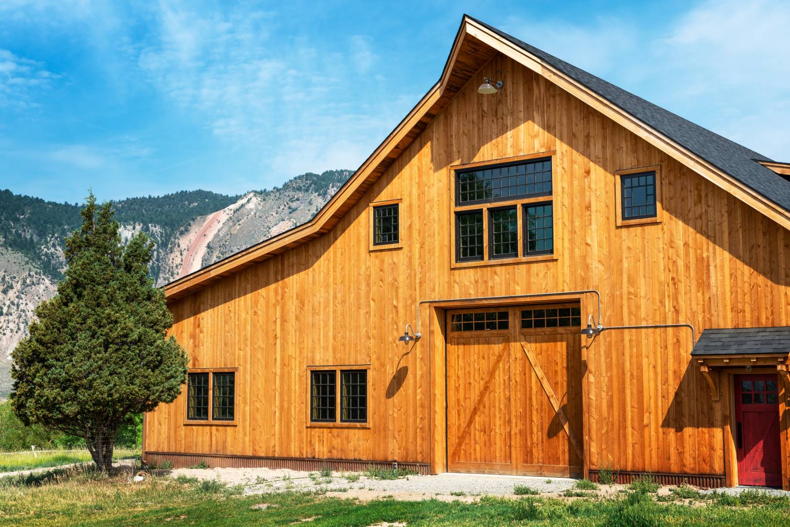 Cow catcher’s peak • Post & beam barn