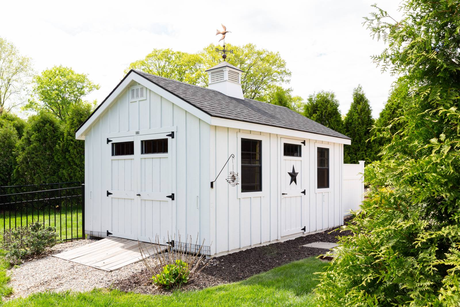 12' x 16' Classic Cape Shown with Options