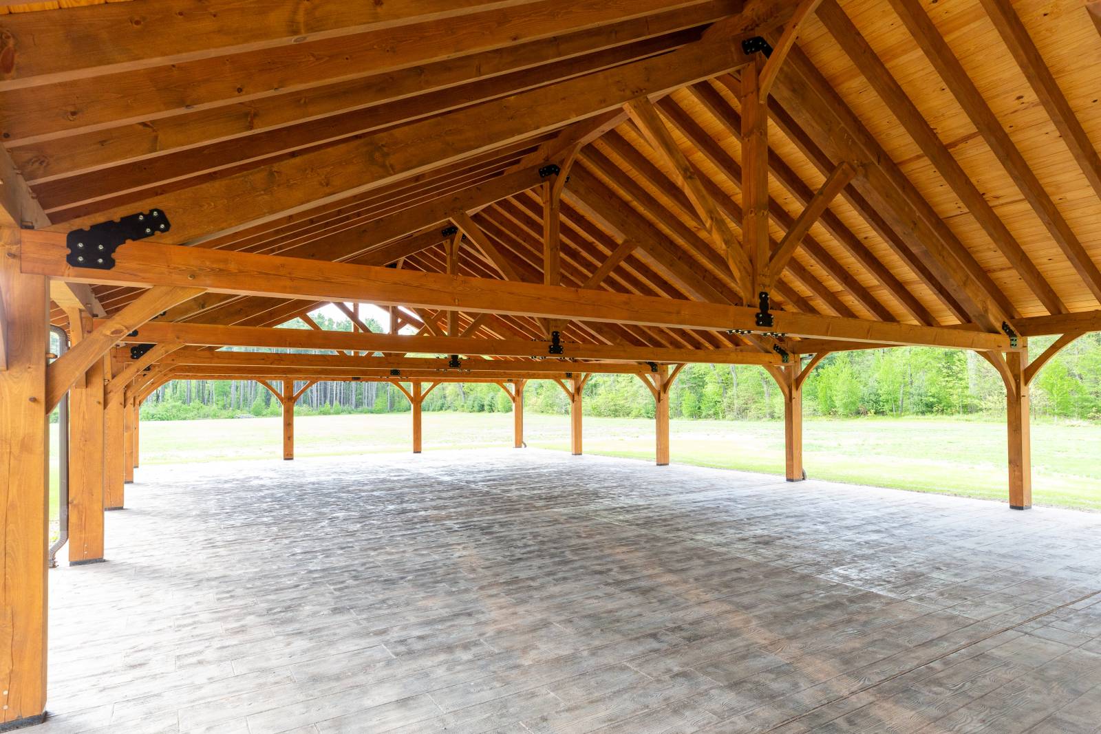 The clear span design eliminates the need for central posts