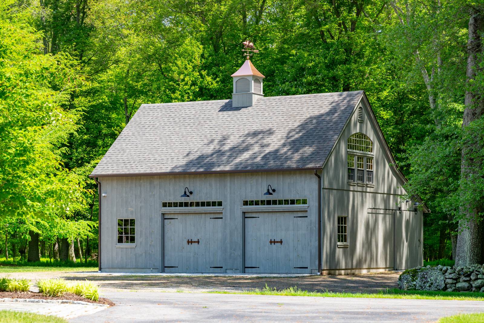 32' x 32' Lenox Carriage Barn Shown with Options