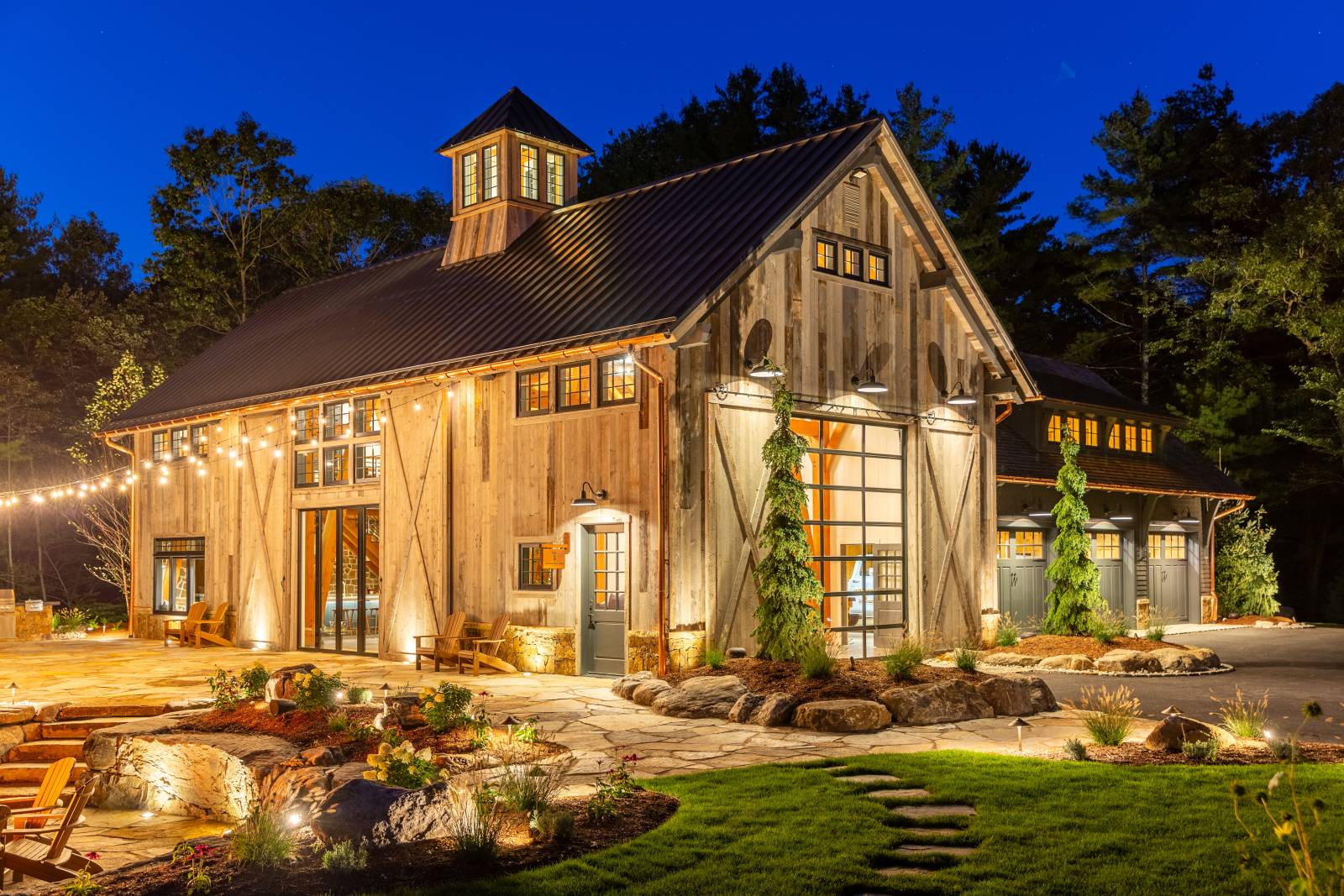 5,185 sq. ft. Custom Timber Frame Barn Exterior