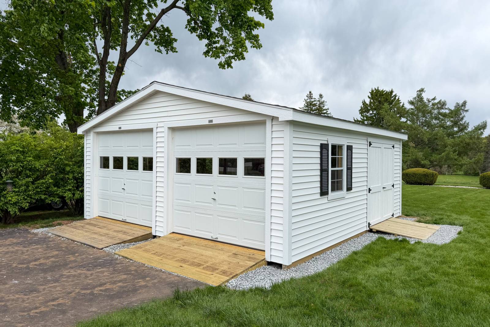 20' x 20' Classic Craftsman Garage Shown with Options