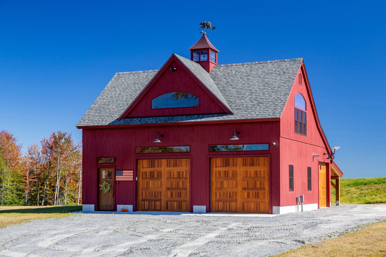 32' x 32' Lenox Carriage Barn Shown with Options