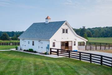 30' x 36' Sutton Center Aisle Horse Barn