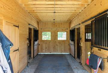 30' x 24' Hampden Center Aisle Horse Barn, Sutton, MA