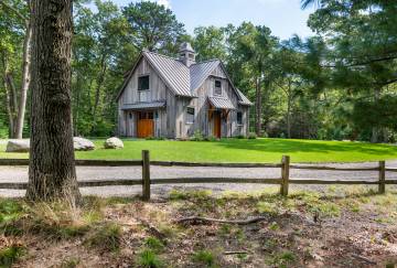 Custom Timber Frame Barns | The Barn Yard