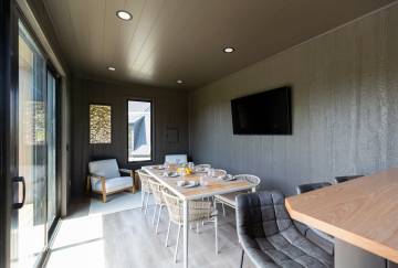 14' x 20' Modern Serenity Cove Interior