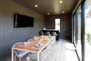 14' x 20' Modern Serenity Cove Interior