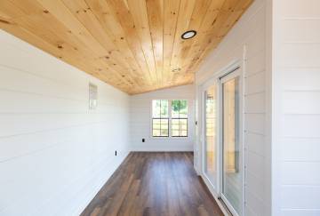 14' x 20' Modern Studio Interior