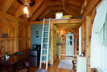 10' x 20' Gallatin Cabin Interior