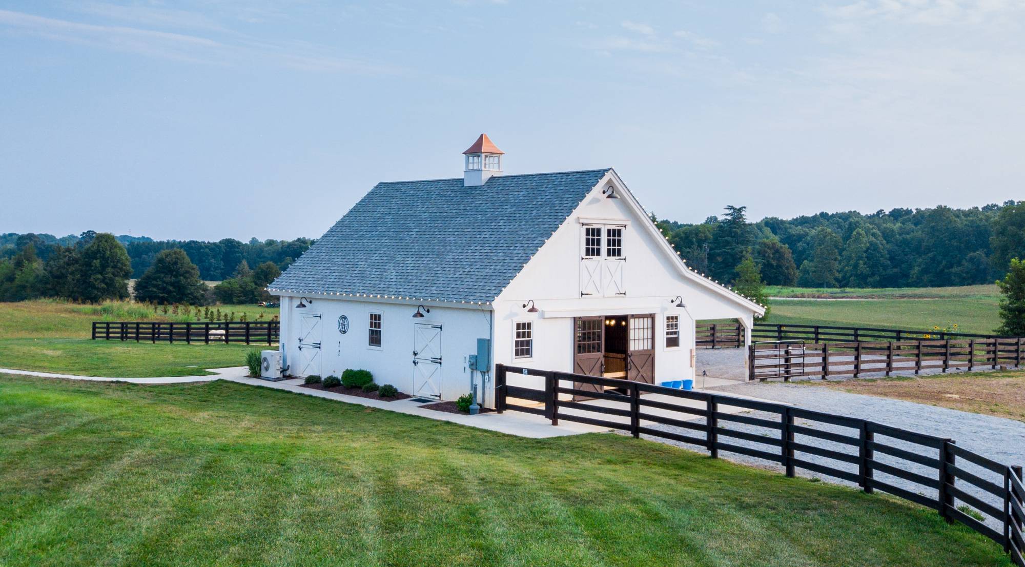 30' x 36' Sutton Center Aisle Horse Barn