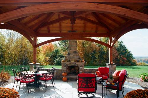 Exposed Tongue & Groove Pine Ceiling & Heavy Timber Rafters