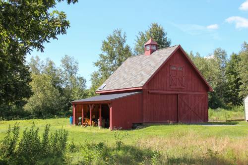 Off the grid 24' x 24' Newport barn with small solar panel