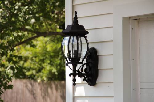 Elegant Wall Sconce (Black)