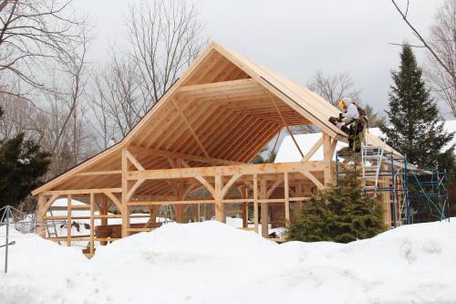 24' x 32' main barn + 12' x 32' enclosed overhang