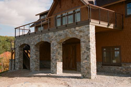 Stone masonry with arches