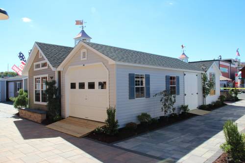 Traditional Single Bay Garage